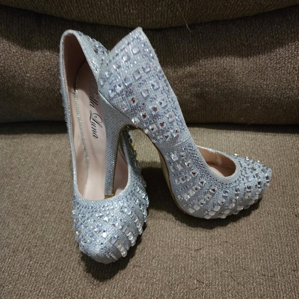 EUC Bella Luna Bridal Shoes